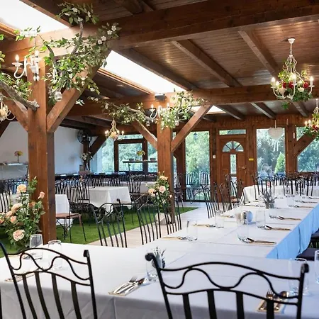 فندق مبيت وإفطار Eden Lounge Restaurant & Veresegyház