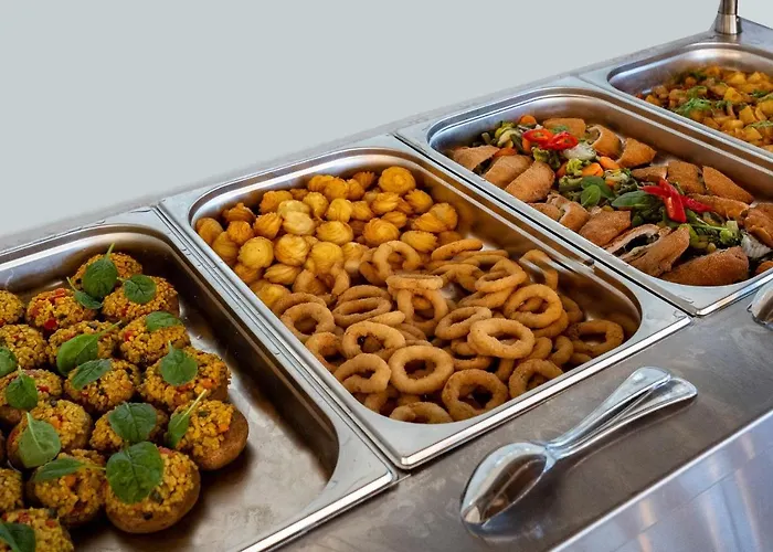 Eden Lounge Restaurant & Отель типа 