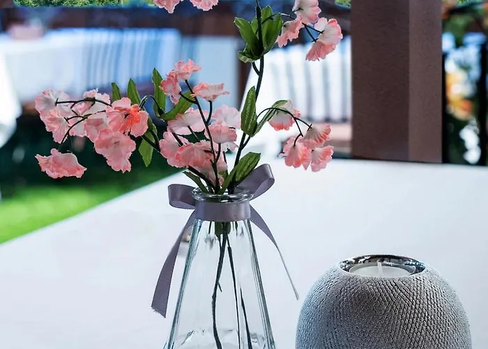 فندق مبيت وإفطار Eden Lounge Restaurant &