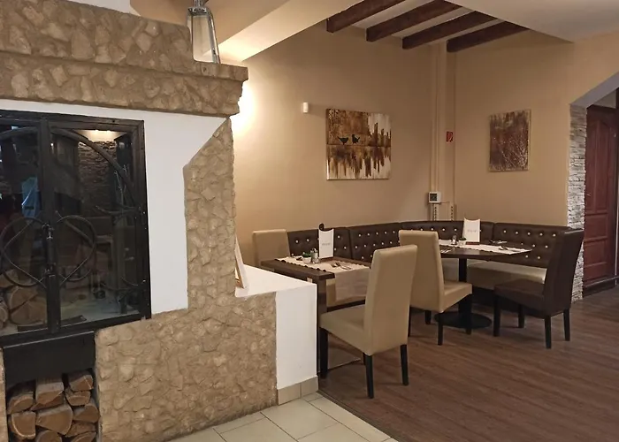 Eden Lounge Restaurant & فندق مبيت وإفطار Veresegyház